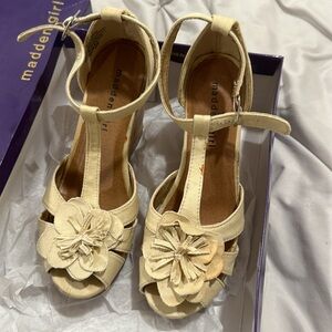 Madden Girl Flower Wedge